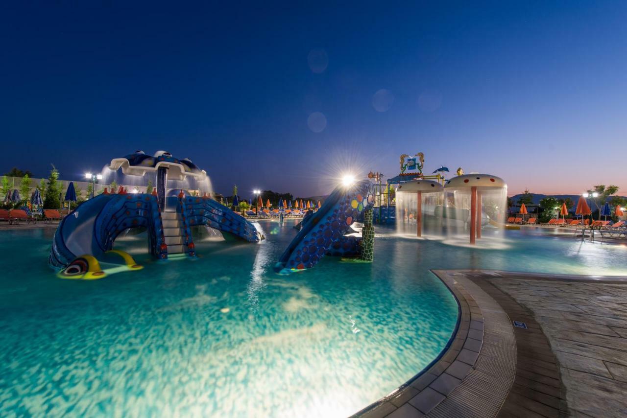 Caretta Beach Resort & Waterpark Kalamáki Kültér fotó