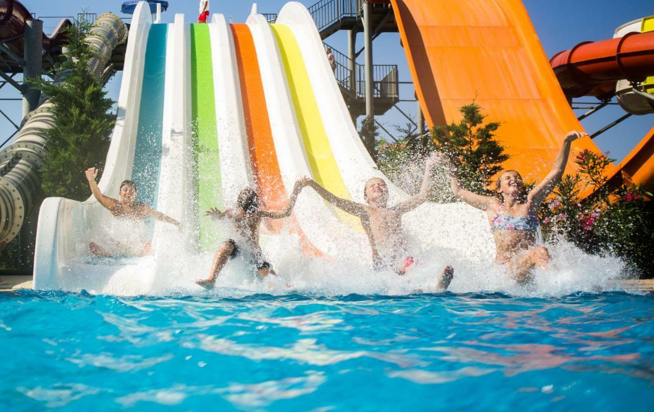 Caretta Beach Resort & Waterpark Kalamáki Kültér fotó