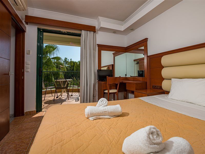 Caretta Beach Resort & Waterpark Kalamáki Kültér fotó